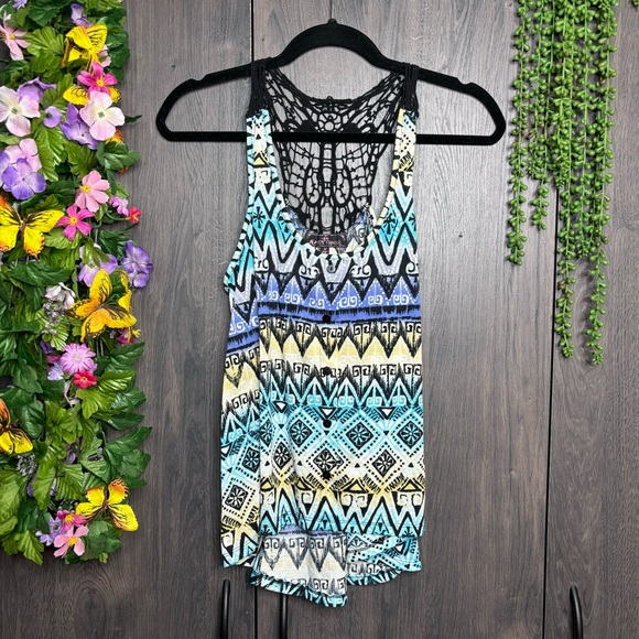 *🌼3/$30🌼Almost Famous Sleeveless Aztec Tribal Print Sleeveless Tank Size M - Picture 2 of 14